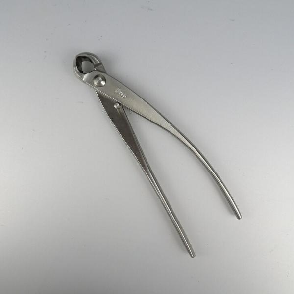 品名　コブ切　剪定ばさみ（芳光）サイズ　全長　約 18 センチ　刃渡　約 1.5 センチ注意点　モニターの発色具合によって、実際のものと色が異なる場合がございます。