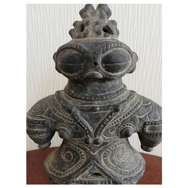 遮光器土偶（青森）大サイズ ！置物 インテリア Amazon.co.jp: ノーブランド品 遮光器土偶 大サイズ レプリカ 青森22cm