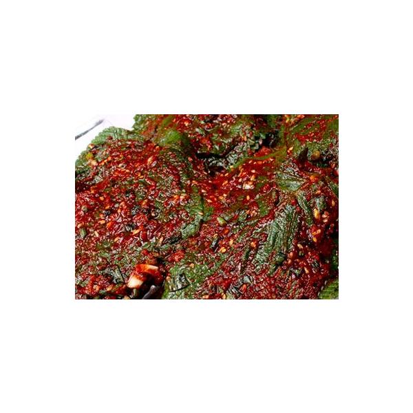 韓国産の「エゴマ」の葉を自家製の辛口ダレに漬けたものです。