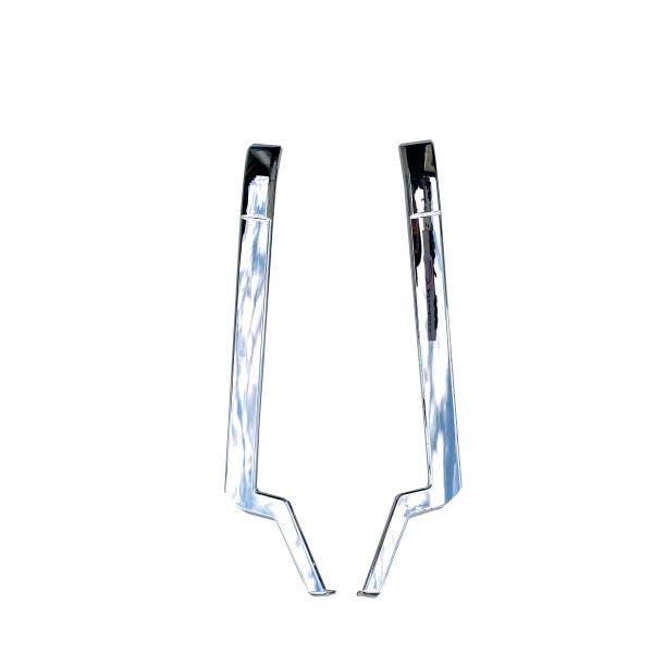 日産UDトラックス 17クオン バンパーエンドカバー オールメッキ 左右 セットです。平成29年3月以降の 日産 UD 17 クオン パーフェクトクオン 大型車 に装着可能です。「注意事項」■商品の初期不良・中身違い・運送中破損等に関しては...