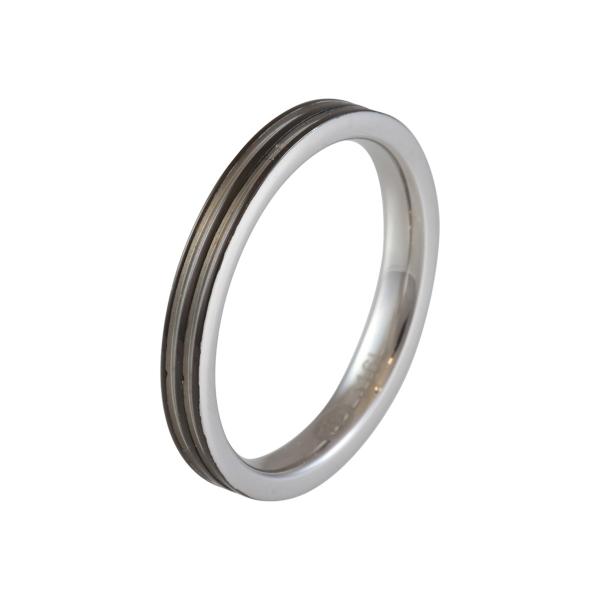 こちらの商品は単体１本のみの価格です。【材質】：ステンレス　サージカルステンレス【刻印】:316L  　　(ステンレス)【指輪 リングサイズ】 13号15号 17号 19号　の4サイズです。ブラックの３つのラインが施されたステンレスリング（...