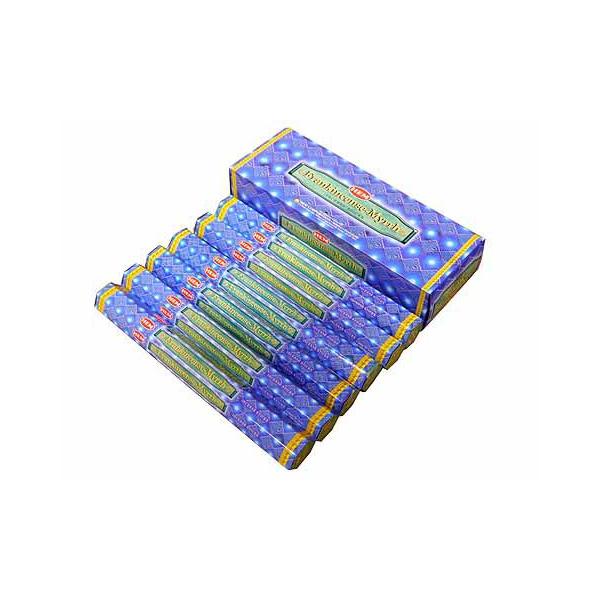 樹脂系好きな方は是非。まさに樹脂系の甘く芳しい香り。★こちらのお香は同じ香りの6箱セットです！★長さ：約24ｃｍ内容量：約20本×6箱 生産国：インド※こちらの商品のみ送料無料となります。同時に送料無料商品以外をご購入の場合はご購入時に送料...