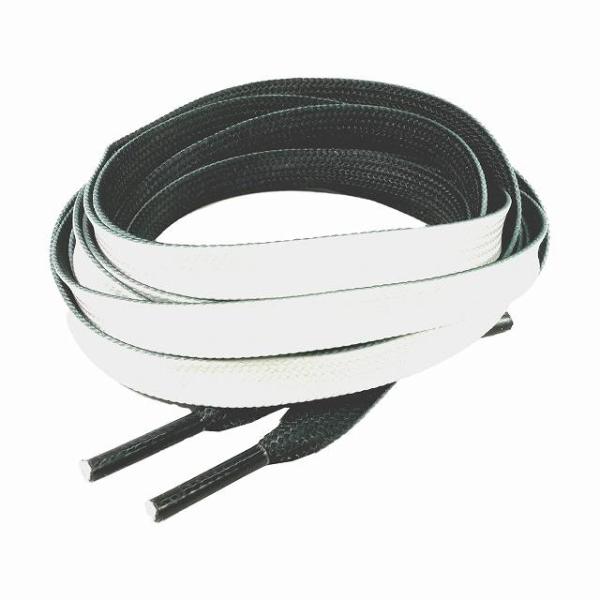 リバーシブルの平紐タイプの靴ひも、くつひも、シューレースです。おしゃれ度がアップします。色は黒、白です。ミックスして結ぶ事が出来ますし、単色で結ぶ事も出来ます。結び方によって、カラーバランスをいろいろ楽しめます。お気に入りのスニーカーの靴紐...