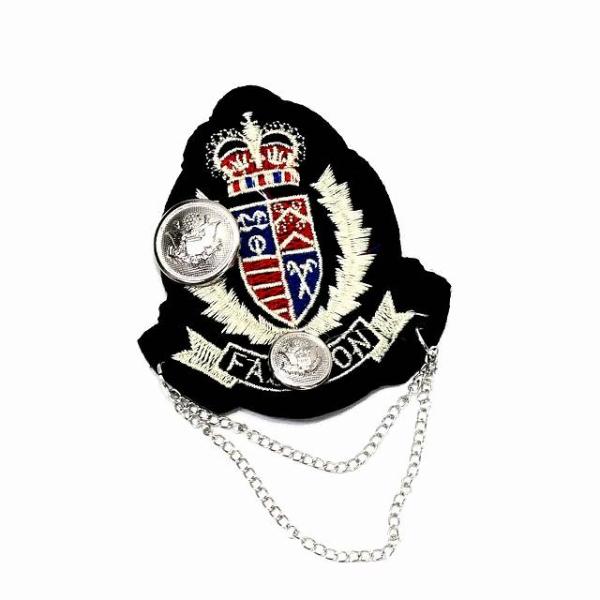 バッジ ワッペン風 刺繍 王冠 シルバー チェーン付き d7 エンブレム 黒