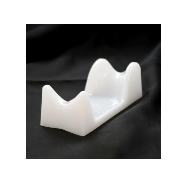 商品説明ハンドピースの置き場所を固定して作業効率UP!あると嬉しいハンドピーススタンドです。材質 : プラスチック