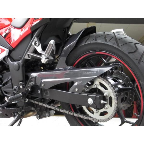 STRIKER (ストライカー) エアロデザイン リヤフェンダー リアフェンダー ノーマルスイングアーム用 カーボン Ninja250R[ニンジャ](ABS) SAD-RF117C-A