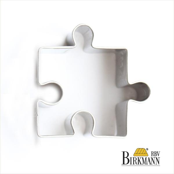 ドイツBIRKMANN社のクッキー用型(パズル型)です。アイシングなどのデコレーションクッキーにおすすめの、可愛らしいデザイン型です。クッキー以外にも、スライスチーズや薄焼き卵、ハムなど、様々な食材にお使いいただけます。サイズ：約4×4.4...