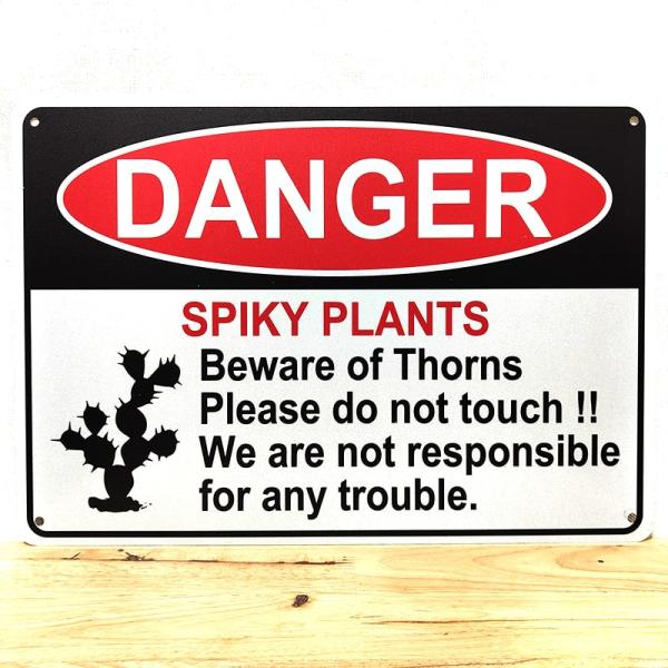 「GADEN SIGN PLATES DANGER」アルミの板にプリントしたメッセージサインです。今、流行のガーデニングにワンポイント演出するプレートこのプレートを植物と絡める事で、廻りと差別化できるアメリカンスタイルになります。アルミ製な...