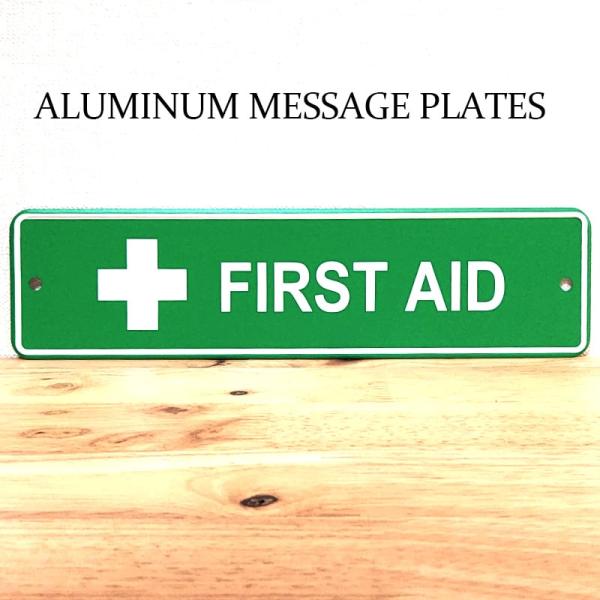 アメリカン レトロ 看板 FIRST AID メッセージプレート 応急処置