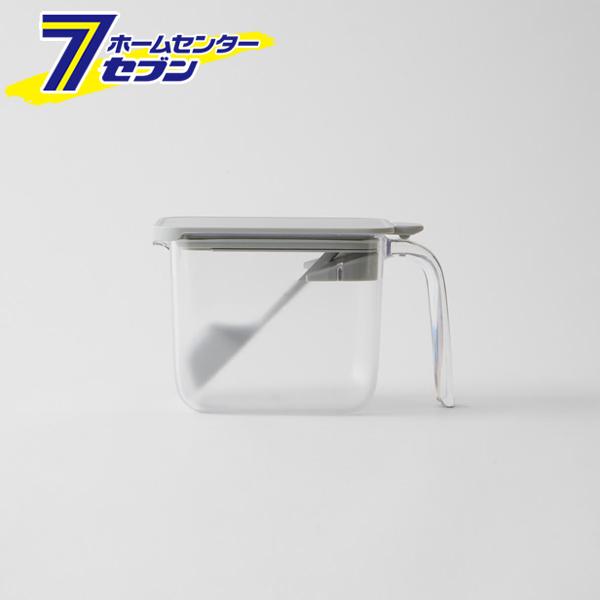 マーナ 調味料ポット ワイド グレー K775GY (キャニスター 調味料入れ)●調味料がかたまりにくい、パッキンがついた調味料ポットです。●手元のボタンを押せばフタが奥に開き、ぎゅっと閉まっていてもワンタッチで開けられます。●ワンタッチで...