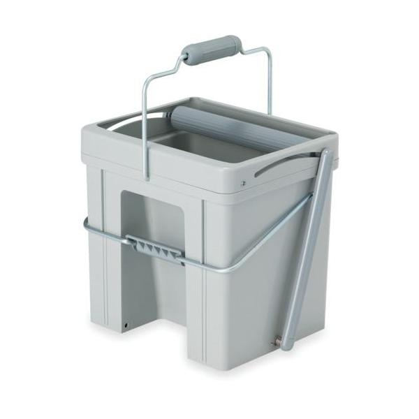 《メーカー》（株）テラモト《品番》CE-766-010-5《特長》●手軽に使えるスモールサイズタイプです。《用途》●小型モップ絞り器。《仕様》●幅(mm):300●奥行(mm):250●高さ(mm):270●幅×奥行×厚さ(mm):300×...