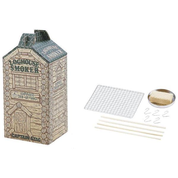 のそき窓付なので中の状態が確認できて便利!本体は段ボール紙製で軽くて持ち運びに便利!吊り下げできない材料を乗せられる便利な格子網付!スモーキングブロック付。CAPTAIN STAGのログハウス スモーカー・ブロックセット製品サイズ（約）：2...