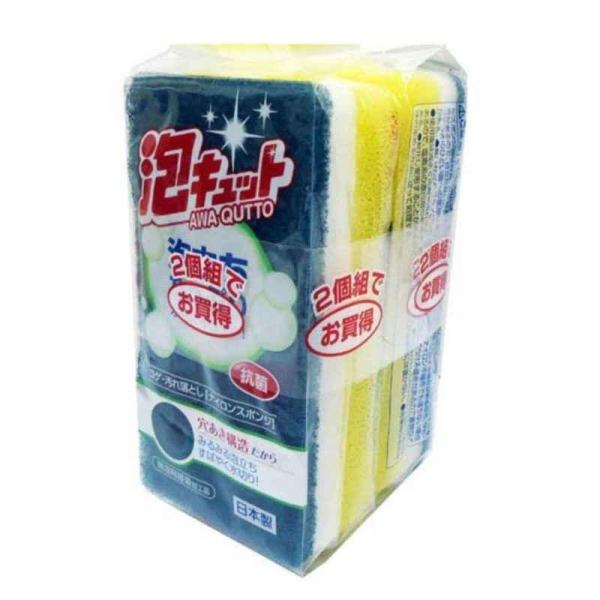 コゲまで落とすハードタイプの台所用ナイロンスポンジです。不織布面で鉄製のフライパンや鍋等の汚れ落とし、スポンジ面で食器・調理器具などの台所用品洗いにもお使いいただけます。穴あき構造だからみるみる泡立ちすばやく水切り出来ます。スポンジ部分に抗...