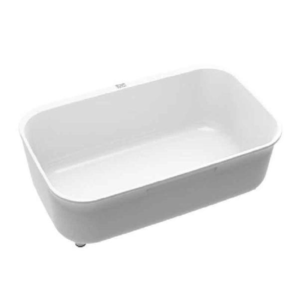 置き場所を選ばないコンパクトな洗い桶です。オーバーフロー防止のスリット付きなので、お箸などが流れ出にくくなっています。片手でラクに排水できる取っ手付きです。すべり止め加工付きの脚が付いているので滑りにくく、シンクから底面が浮いて衛生的です。...