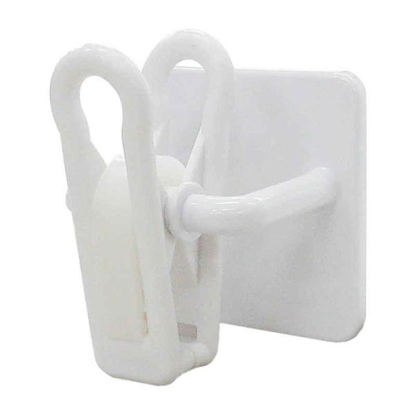 便利なマグネット付きのピンチです。磁石が付く洗濯機や浴室などに貼り付けて周辺の小物を吊り下げられます。ピンチタイプなので、フックで吊るせないアイテムも挟んで吊るすことができます。〇商品サイズ：約 幅4.7×奥行5.5×高さ4.6（cm） 重...