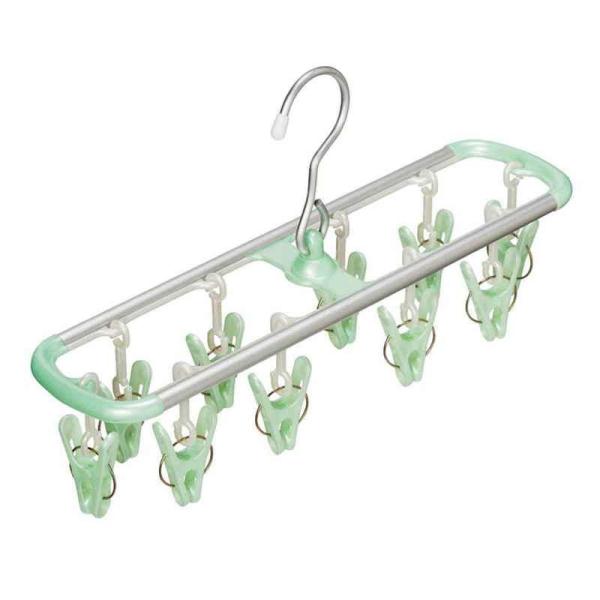 ピンチが10個付いたミニハンガーです。マスクや下着など室内干しに最適です。スッキリとした見た目のシンプルで丈夫なアルミフレームです。ピンチの先端は衣類に優しい丸型で跡形も残りにくいです。汚れてもサッと拭き取れて清潔に保ちます。ピンチの取り替...
