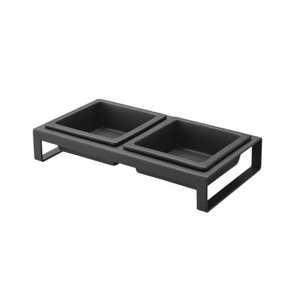 フードとお水や、2種類のフードなど、自由に組み合わせて使えるボウルとスタンドのセット。【原産国】中華人民共和国【原材料】フレーム：スチール(粉体塗装)ボウル：陶器【使用方法】フードとお水や、2種類のフードなど、自由に組み合わせて使えるボウル...