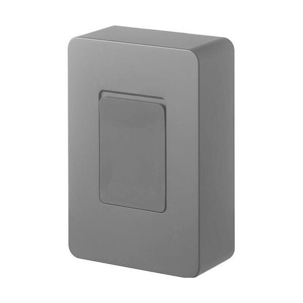 ウェットシートをマグネットで貼り付けて収納できる！便利なシリコーン蓋のウェットシートケース。【原産国】中華人民共和国【原材料】本体：ABS樹脂 蓋・滑り止め：シリコーン マグネット【使用方法】ウェットシートをマグネットで貼り付けて収納できる...