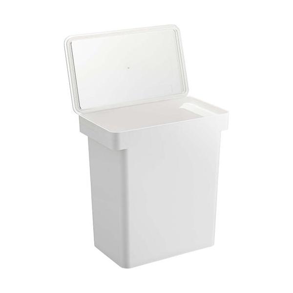 リビングやキッチンにそのまま置けるスタイリッシュなペットフードストッカー。【原産国】中華人民共和国【原材料】容器：ポリプロピレン 蓋：ABS樹脂 キャスター：POM樹脂 パッキン：シリコーン【使用方法】リビングやキッチンにそのまま置けるスタ...