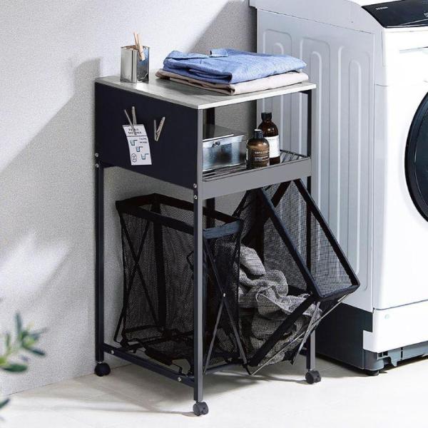 ワイヤーラック1つとバスケット2つ付きです。洗面所や洗濯機周りの小物をすっきり収納できます。広々としたスペースのワイドタイプです。天板は洗濯物がたためる作業台になります。天板は熱、水、傷に強いメラミン樹脂を使用しています。ワイヤーラックはタ...