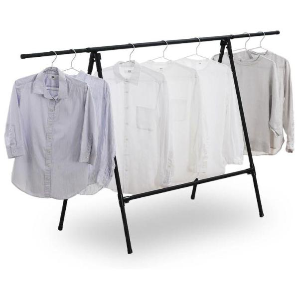 ふとんが2枚干せます。衣類も干すことができます。落ち着いたマットな質感なので部屋馴染みが良いです。軽くて持ち運びがラクに行えます。使用しないときは、薄く折りたたんで収納できます。折りたたみはワンタッチで簡単、スムーズです。工具不要で、組み立...