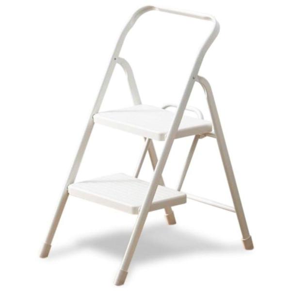 踏み台としてはもちろん、ちょっとした腰掛け、ガーデニングなどのディスプレイにもお使いいただけます。リング式の自動ロック機能付きです。開閉ストッパーを使用することにより、使用時・収納時ともに安全が確保できます。ステップの面積が広いため、安心感...