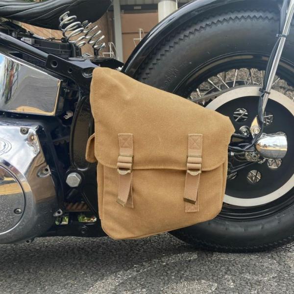 【適合】ソフテイル【商品説明】キャンバス生地のスイングアームバッグ●キャンバス地をウォッシュ加工したヴィンテージクロス仕上げ。●撥水、防水加工などはせず、見た目のカッコ良さに拘ったスタイル。●背面内側は芯材のベルポーレンと生地を重ね縫いする...