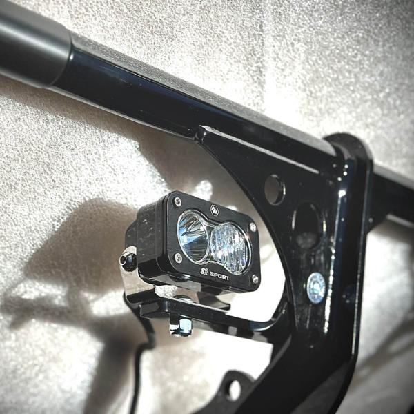 【適合】2018〜2025 ソフテイル2004〜2021 スポーツスターBUNG KING製クラッシュバー装着車【商品説明】バンキン製クラッシュバー用フォグライトマウントステー。●スポーツスター、M8ソフテイル用のバンキン製クラッシュバーに...