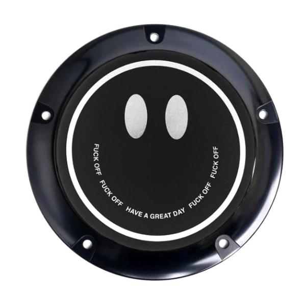 【適合】2019以降 ソフテイル2018 FLSB【商品説明】ミルウォーキーエイト ソフテイルのナロープライマリーカバー用ダービーカバーです。HAPPY（スマイル）ロゴがエッチングされており、遊び心のあるデザインとなります。ベースカラーはグ...