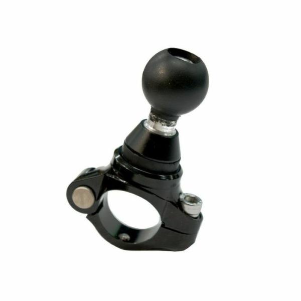 【商品説明】ラムマウント用防振クランプベース。本体クランプ部はピーク時の振動を最大60％低減します。アイドリングから高回転域まで、幅広い周波数帯で振動を軽減し、スマートフォンへのダメージを抑えます。φ22.2/25.4mmの幅広いハンドルバ...