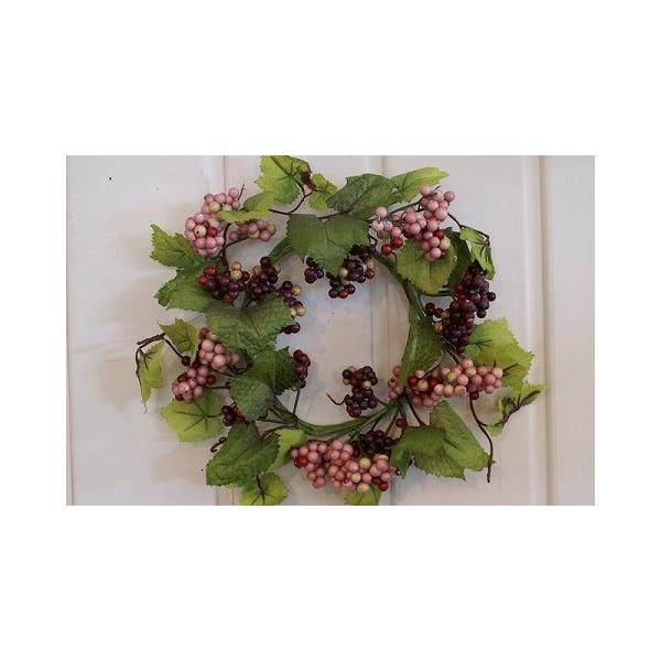 全長24cm程度　山ぶどうをイメージしたリースです。濃淡のある実がより自然なイメージをつくっています。実は発泡でカラーコーティングしてあります。接着ですので実が外れている場合はボンドなどで接着してください。一部カラーが割れて発泡が見えている...