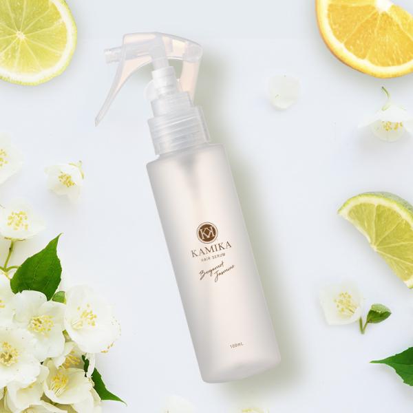 大人気のベルガモットジャスミンの香りから、“髪と頭皮のための美容液”が登場。うるおい成分が毛髪内部まで浸透し、傷んだ髪を補修。美しい髪の土台となる頭皮へ、うるおいと美容成分を与えます。クリームシャンプー・ヘアオイルとのセット使いによるトータ...