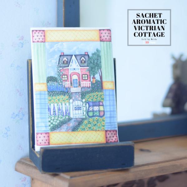 ある田舎のメーカーで制作され続けて30年以上ファンに愛されている商品です。また商品の裏側にも記載されていますが数か月経ち香りが薄くなりましたら掃除機(排気のあるタイプ)で封筒を開けて中身をすって頂きます。その状態で掃除機を使用するとほこりや...