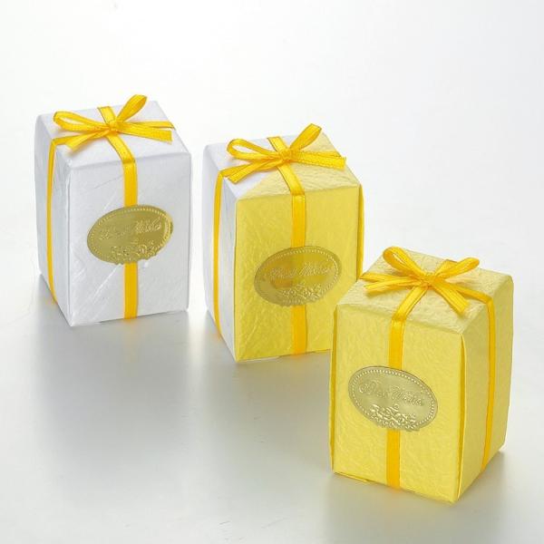 ハニー・ルナ68個セットの追加用単品です。この商品のみでもご注文いただけます。ボックスの中にはハート型のパイが2つ入り＜サイズ＞横4x高さ6x奥行4cm＜商品内容＞ハートパイ2枚入り追加はアソートになります(色の指定はできません)ウェディン...