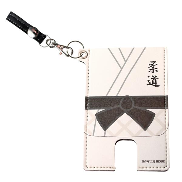 ☆パスケース素材：ポリウレタン合成皮革☆パスケースサイズ：約102×67mm※プリントパスケースの裏面は黒になります。☆ミニストラップ素材：牛革（ナスカンフック付）☆ミニストラップサイズ：約6cm、幅：約1cm（多少サイズに誤差があることが...