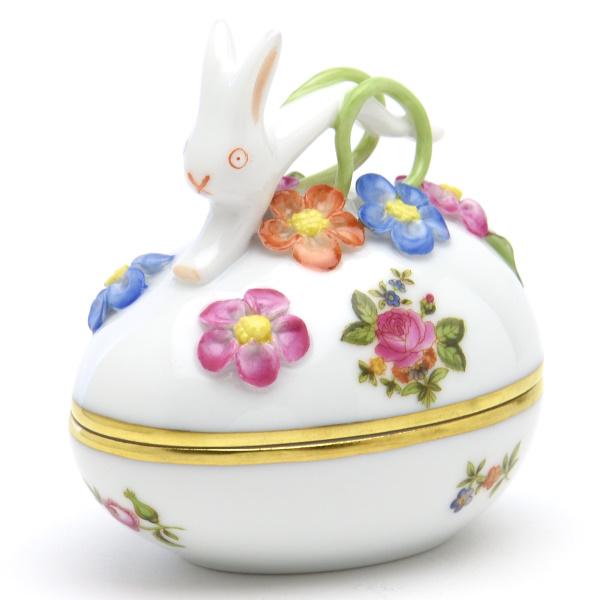 ヘレンド（HEREND） 卵形小物入れ(高さ:7.5cm)兎と花の飾り 小さな薔薇
