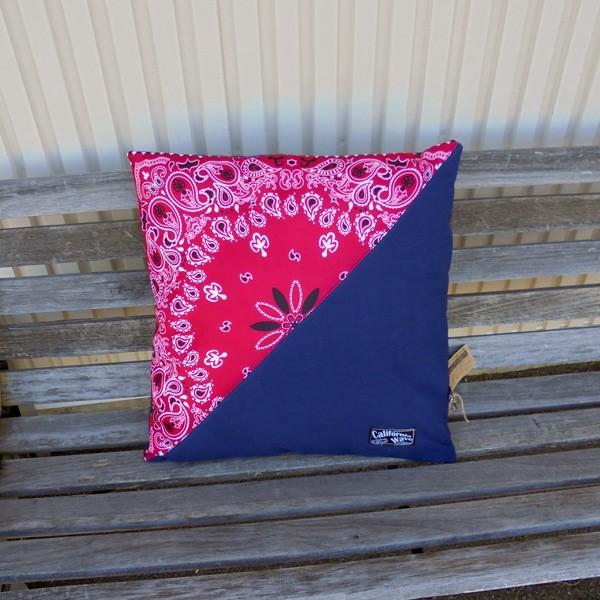 California Wave】ペイズリー柄 クッション レッド ヌードクッション