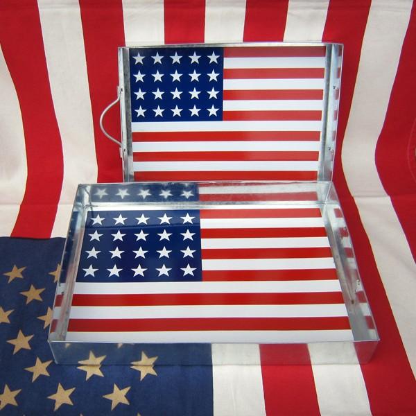 U S フラッグ スチール トレイ Mサイズ アメリカ国旗柄 星条旗柄 スチィール ティン 手持ち付き お盆 収納ケース 格好良い オシャレ 生活雑貨 生活用品 シルバー Buyee Servis Zakupok Tretim Licom Buyee Pokupajte Iz Yaponii