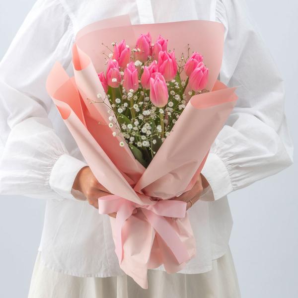 ■お届け2026/1/9 から 2026/3/14まで 3日後以降でご指定可■注文締切2026/03/11　14:00まで「最も愛しい人」を意味する11本のチューリップを、「永遠の愛」のカスミソウで優しく束ねました。 チューリップの花言葉は...