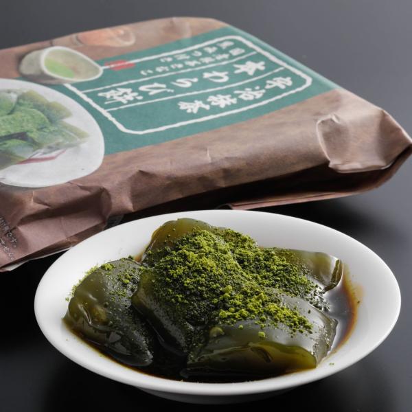 【宇治抹茶　本わらび餅の特徴】１. 京都・宇治の抹茶を使用した贅沢スイーツ！  「宇治抹茶　本わらび餅」は、厳選された国産抹茶を贅沢に使用し、風味豊かで深い味わいを実現しました。口に入れると、もちもちとした食感と共に抹茶のほろ苦さが広がり、...