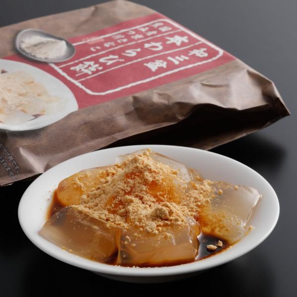 【和三盆　本わらび餅の特徴】１. 上品な甘さが際立つ伝統スイーツ！  「和三盆　本わらび餅」は、上質な和三盆糖を使用し、繊細でなめらかな口当たりが特徴の逸品です。口に入れると、もちもちとした食感と共に和三盆の上品な甘さが広がり、至福のひとと...