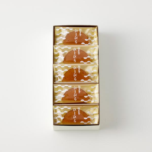 ◆柿羊羹ひとひら（１５ 枚）岐阜県特産「堂上蜂屋柿」で作られたつちやの柿羊羹。スライスして一つずつ個別包装されていますので、お手軽に柿羊羹をお楽しみ頂けます。◆送料について送料は無料です。◆配送方法こちらの商品は、日本郵便・ヤマト運輸宅急便...