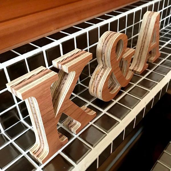 カリン（花梨）のオープン看板 【木製 営業中 アルファベット】 カリン（花梨）のオープン看板 【木製 営業中 アルファベット