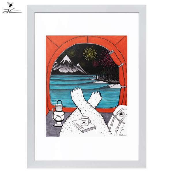 JONAS CLAESSON ジョナスクレアッソン HAPPY CAMPER ハッピーキャンパー A2 額(白)セット 【絵/アート/イラスト/インテリア/雑貨】