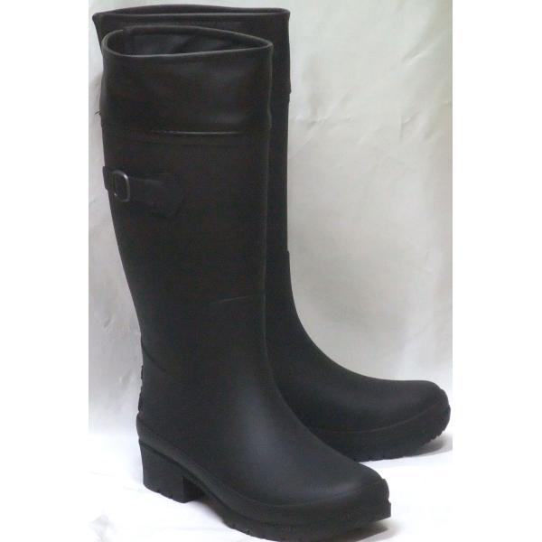 ムーンスターのジュニア向け防滑ロングラバーブーツ＜マウンテンフィールド MFL WJ77R>です。ジョッキータイプで筒のサイドに飾りベルトが付いたシンプルなデザインです。合成皮革のフードの後ろ部分にスリットが入っています。裏材には保温...