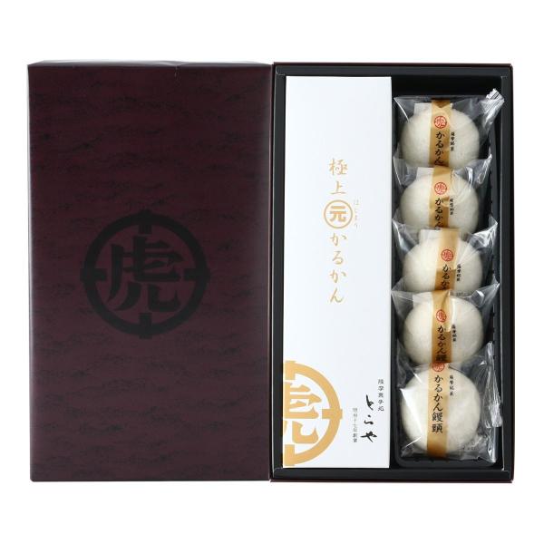 【商品説明】  2種類のかるかんの詰合せです。  【かるかん饅頭】 安政元年(1854年)、菓子匠・八島六兵衛翁が島津斉彬公に従い江戸より鹿児島に入り、当地特産の山芋を使って創製された、薩摩を代表する 銘菓でございます。 弊舗では初代八太郎...