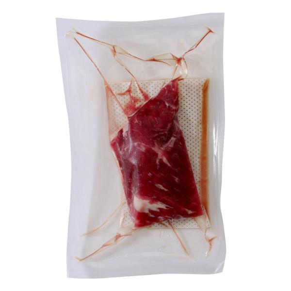 【商品説明】  もっちりとした食感の上質な赤身の馬刺しです。 熊本・阿蘇の大自然の中に、約90万坪もの広大な自主ファームにて、栄養豊富な牧草と名水、こだわりの自家製飼料でじっくり肥育した馬肉。 千興ファームの鮮馬刺しは馬肉専用と畜場、一貫生...