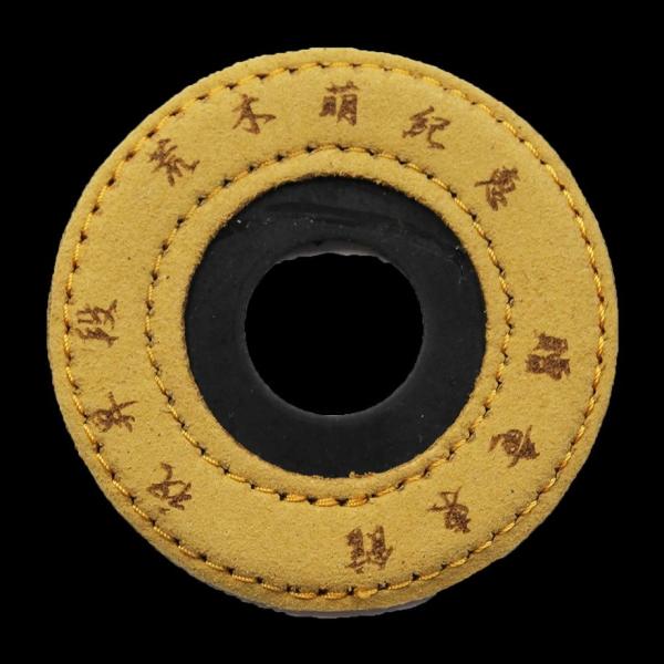 茶革(人工皮革)で作ったツバ止めゴムです。10文字程度の刻印をお入れします。プレゼントにもおすすめです。フリーサイズ