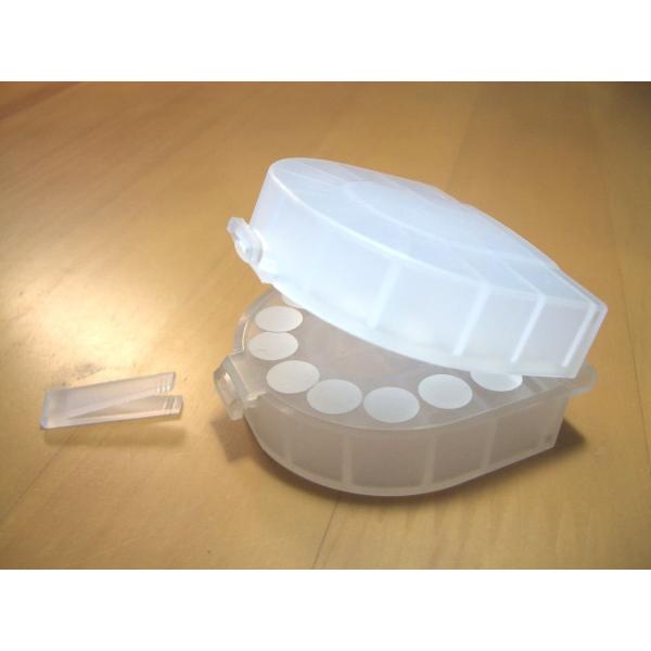 【商品概要】お口のような乳歯入れ! ![製造国] 日本[セット内容・付属品] ミニピンセット・なまえシール・日付けシール【商品説明】説明商品紹介☆ 抜けたところと同じ場所に入るので、どこの歯が抜けたのかがすぐわかります。☆ 材質がプラスチッ...