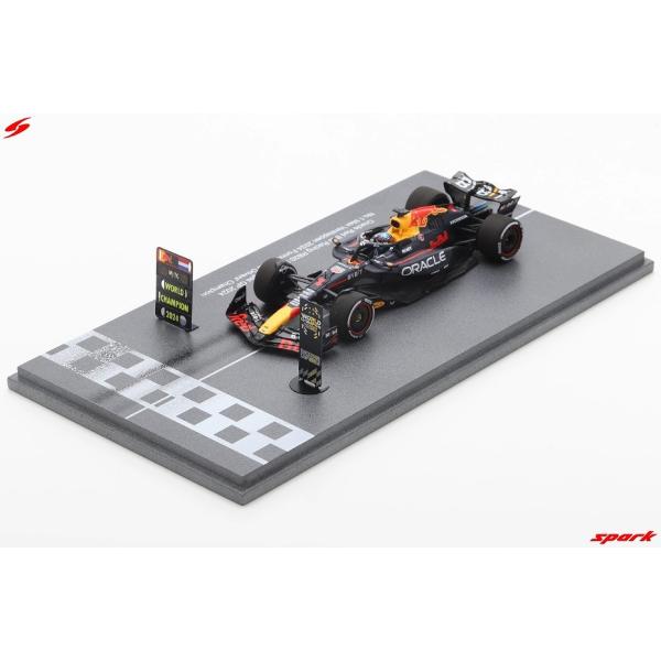 Oracle Red Bull Racing RB20 1/43 ミニカー Amazon.com: Bburago 1:43 2024 Race Oracle Red Bull RB20 with